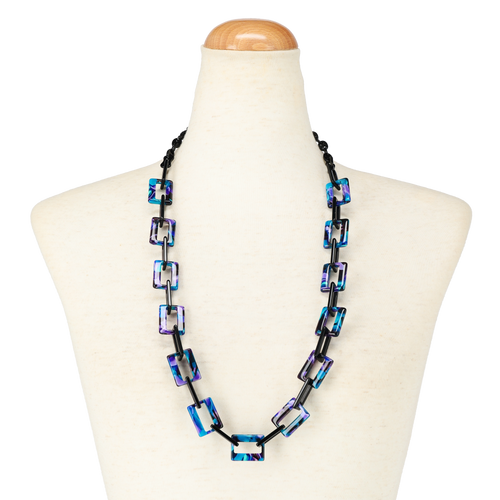 GOSH Accessories 3WAYグラスチェーン オーシャン×ブラック（GAG-001-11）ネックレスとして着用したイメージ｜アセテートのメガネチェーン・ネックレス